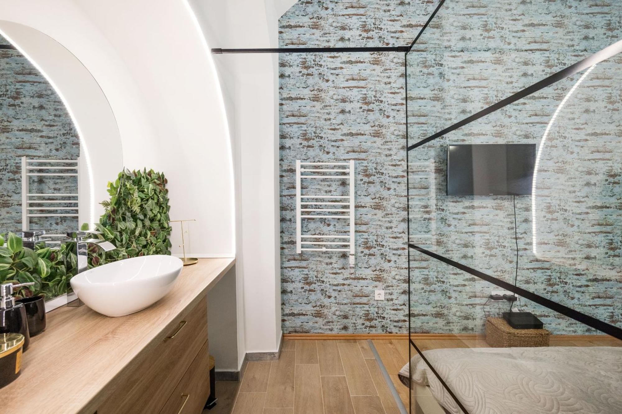 Apartment Charm